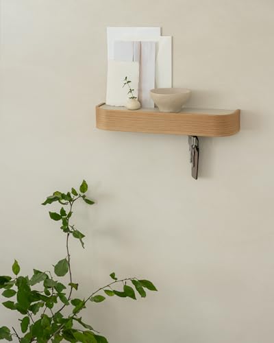 Kazai. Key Holder 'Toke' | Minimalist Key Hook Design from Berlin | Modern Key Holder Wall Mount with Wooden Shelf | Key Rack for Wall as Entryway Organizer | Oak - color: Oak, size: 8 Hooks