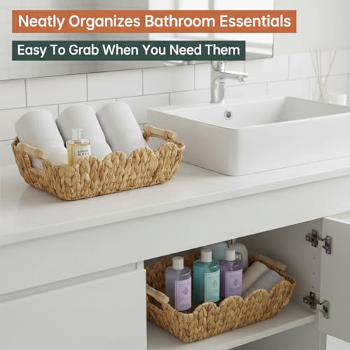 Coeusy Gift Basket, Cute Wicker Basket for Gifts, Scalloped Woven Water Hyacinth Storage Basket with Wooden Handles for Snack, Display, Shelves, 2 Pack