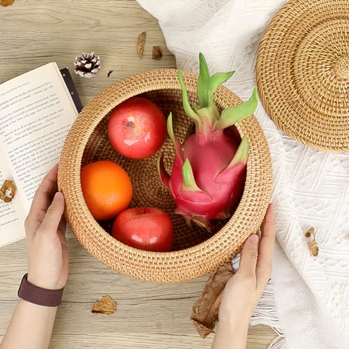 Hipiwe Round Rattan Boxes with Lid Natural Woven Storage Basket Bin Multi-Purpose Wicker Tray Weaving Decorative Shelf Basket Farmhouse Picnic Bread Fruit Table Storage Basket - size: Large，8.9"D x 4.7"H