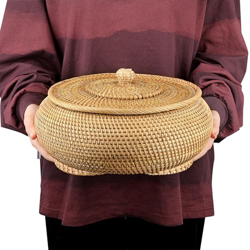 Hipiwe Round Rattan Boxes with Lid, X-Large Woven Bread Basket Natural Rattan Basket Wicker Storage Box Decorative Basket for Coffee Table Farmhouse Picnic Fruit Storage Basket - size: X-Large,10.3"D x 4.3"H